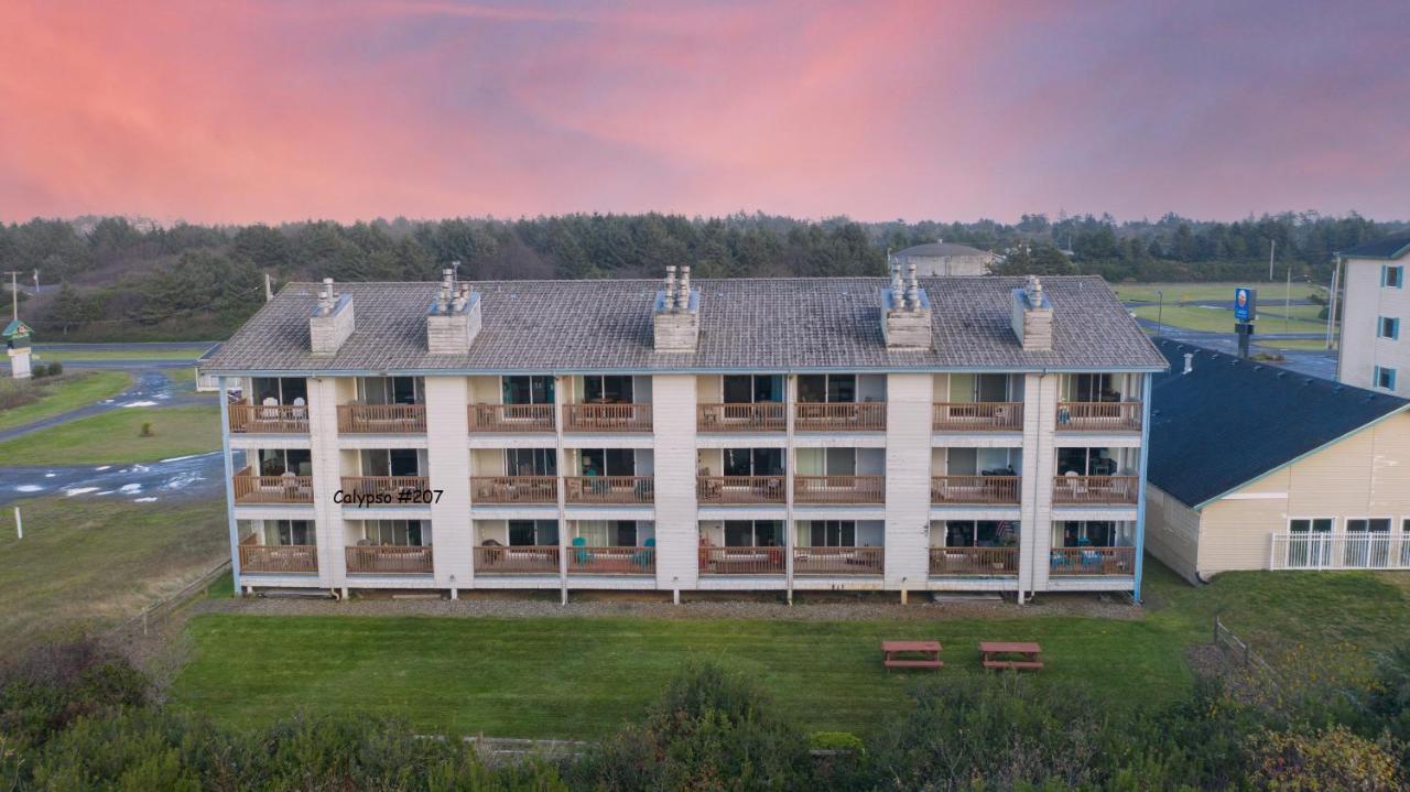 Apartment Aurora At Nautilus - Pet Friendly Oceanfront Ocean Shores